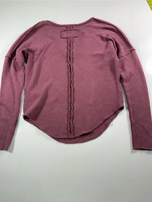 Free People Long Sleeve V‑Neck Knit Top in Plum/Mauve thumbnail 8