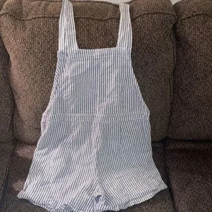 ✨Cali 1850 Striped Linen Bland Short Overalls✨ thumbnail 4