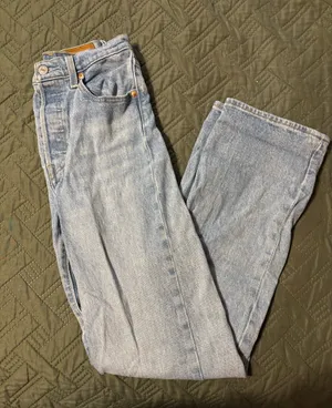 Levi’s Ribcage Straight Jeans thumbnail 1