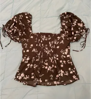 Francesca's Mi Ami Olive Green Floral Top thumbnail 2