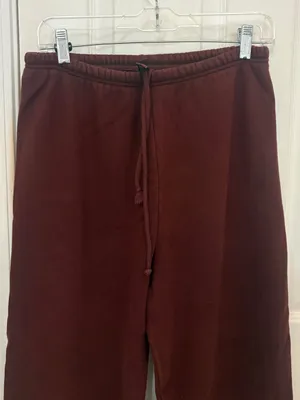 SKIMS Jogger Sweatpants in Burgundy thumbnail 4
