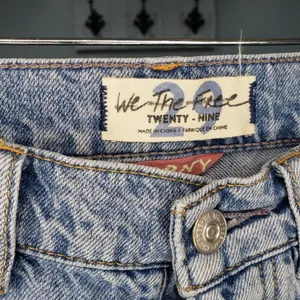 Free People We The Free Jeans 29 Straight Leg Raw Hem Boho Festival thumbnail 4