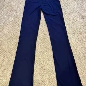 Yogipace XS Tall Navy Sporty Flare Yoga Pants Pull-On Stretchy Back Pockets thumbnail 6