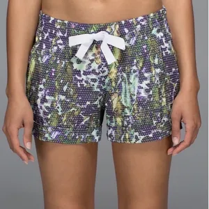Lululemon Womens Spring Break Away Floral‎ Sport White Multi Athletic Shorts 4 thumbnail 1
