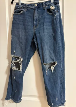 Mom Jeans thumbnail 1
