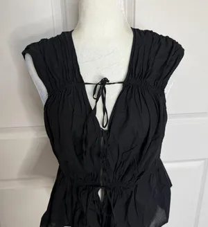 H&M Black Sleeveless Blouse with Tie Details thumbnail 1