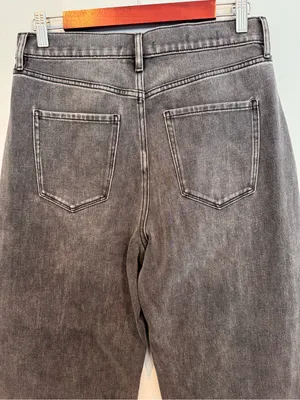 WHBM Extra High Rise Barrel Jeans Size 6 thumbnail 5
