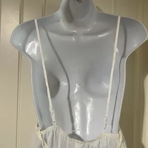 NEW! Gillian & O’Malley Lingerie Size Medium thumbnail 3