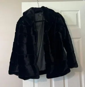 Lulus Cozy Queen Black Faux Fur Coat thumbnail 4