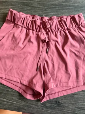 Women's Lululemon Vintage Rose On The Fly 2.5”Drawstring Active Shorts thumbnail 1