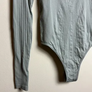 Free People High‎ Neck Textured Stretchy Active Bodysuit Size M/L thumbnail 4