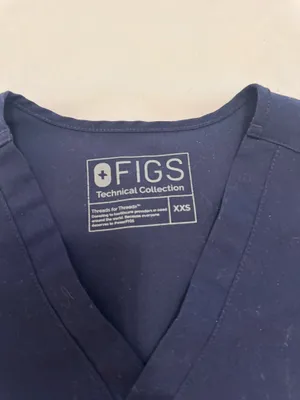 FIGS Scrub Top thumbnail 2