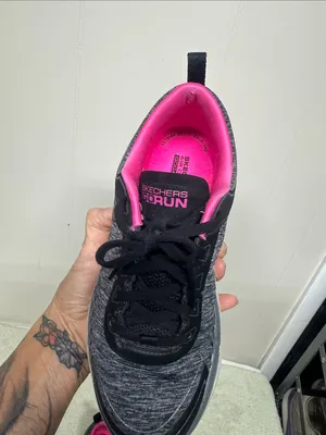 Skechers GO RUN Women's Black Athletic Sneakers with Hot Pink Interior thumbnail 7