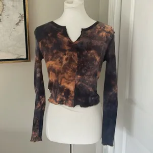 Cutest 😍😍 Long Sleeve Cropped Tie Dyed Vintage Y2K Top thumbnail 3