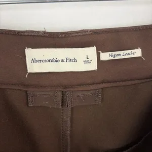 Abercrombie & Fitch Vegan Leather Pleated Short High Rise Structured Brown Large thumbnail 7