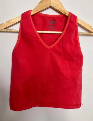 The North Face Tank Top Womens Medium Red Excellent FlashDry V-Neck Racerback thumbnail 1