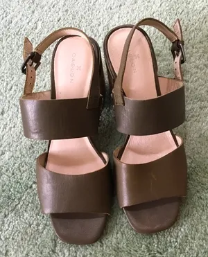 ULTRA COMFY leather sandals 🌷🌷🌷NWOTB thumbnail 1