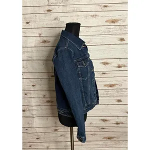 GAP classic button-up denim jean trucker jacket Size Small thumbnail 4