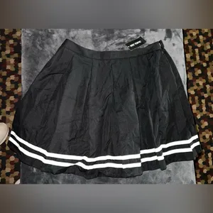 Hot Topic Black Pleated Cheer Skirt Size Large New with tag thumbnail 5