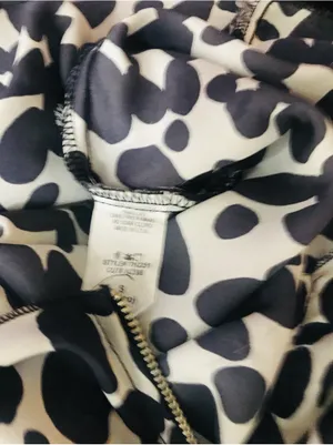 Akira Sleeveless Black & White Pattern Blouse Tank With Front Zipper Sz Small thumbnail 4