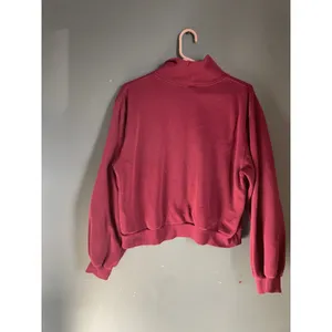 Time and‎ Tru Women Burgundy Turtleneck Sweatshirt Pullover Cropped Size M thumbnail 3