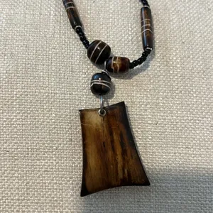 Necklace thumbnail 3