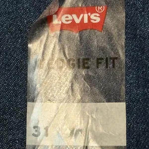 Levi's Women's Straight Wedgie Fit Jeans button fly in Dark Blue Wash NWT 31 thumbnail 9