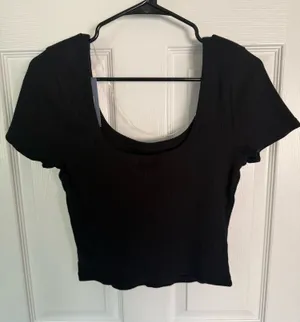Universal Threads scoop neck shirt thumbnail 1