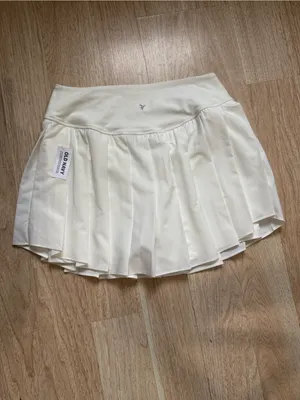 Old Navy Women’s White High-Waisted StretchTech Pleated Skort Size Medium thumbnail 6
