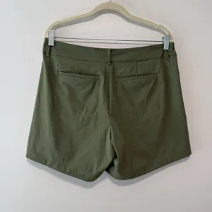 Spanx NWT Green Sunshine 6 Inch Performance Stretch Shorts Size Large thumbnail 3