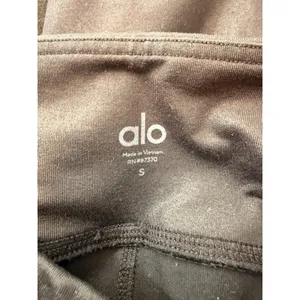 Alo Yoga Airbrush High Waisted Capri Leggings Shiney Black Size Small thumbnail 3