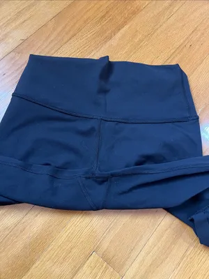 Lululemon black align leggings 6, excellent condition thumbnail 5