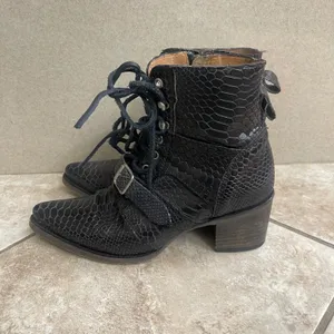 Freeboard by Steven Fauna Black Snakeskin Leather Lace‎ Up Ankle Size Boots 8 thumbnail 2