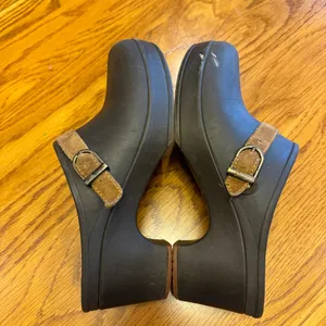 Crocs Women Sarah‎ Clog Brown Expresso Buckle Mules size 7 Flaw See Pic. thumbnail 5