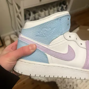Nike Air Jordan 1 Mid thumbnail 7
