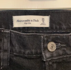 Abercrombie High-Rise Vintage Flare Jeans thumbnail 2