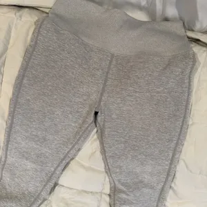 Alo Yoga High Waist Womens Leggings Size M RN 87320 Compression GREY & WHITE thumbnail 2