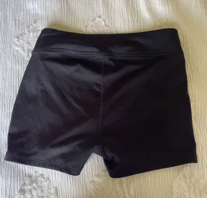 Under Armour black biker shorts thumbnail 2