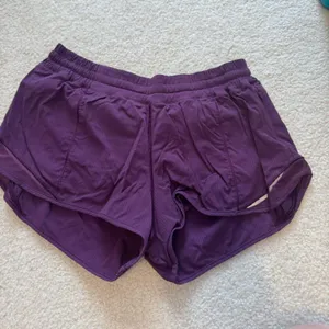Lululemon Hotty Shorts 2.5" thumbnail 1