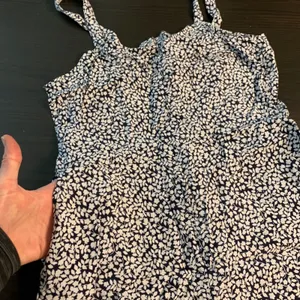 GAP Navy Floral Cami Jumpsuit Women Size 6 Wide Leg Linen‎ Blend Feminine Summer thumbnail 14