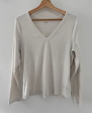 Old Navy White Ribbed V-Neck Long Sleeve Top XL Minimalist Clean Girl Casual thumbnail 1