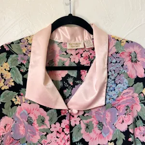 Victoria’s Secret gold label floral short sleeve night gown size S thumbnail 3