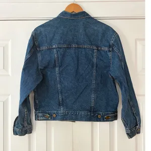 Vintage Chic Denim Trucker‎ Jacket Medium Wash Blue Cotton Womens Size Small thumbnail 2