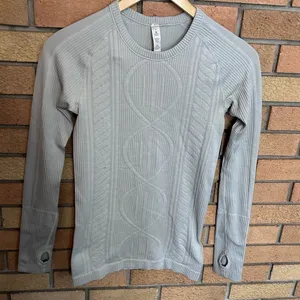 Lululemon Rest Less Pullover Heathered Silver Spoon Knit Size 2 thumbnail 3