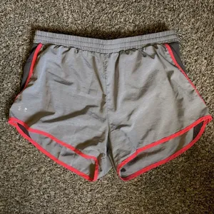 Under Armour grey pink shorts size Medium thumbnail 1