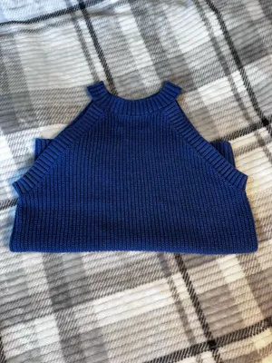 Old Navy Sweater tank thumbnail 2