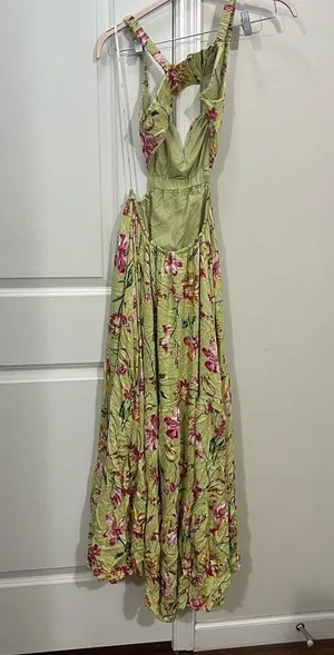 Lulu’s Sweet Statement Chartreuse Floral Print Cutout Maxi Dress Size Medium $89 thumbnail 7