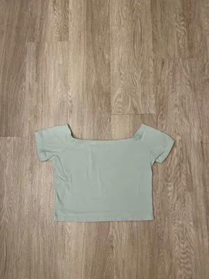brandy melville shirt  thumbnail 2