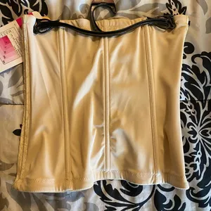 Maidenform waist trimmer thumbnail 2