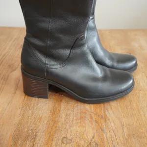 Clarks Women's 6.5 Black‎ Leather Tall Knee High Boots Block Heel Side Zip Chic thumbnail 2